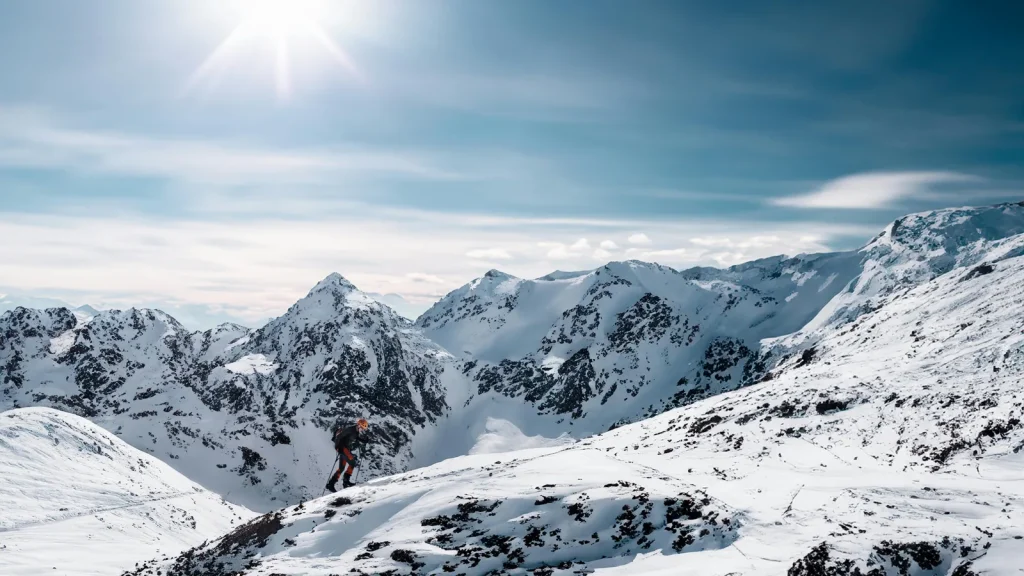 Soleil en mars : choisir sa destination solo sans se tromper de saison : photo de couverture pour illustrer cet article