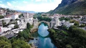 Paysage et point de repère pour Balkans en solo, itinéraire, frontières et étapes à choisir