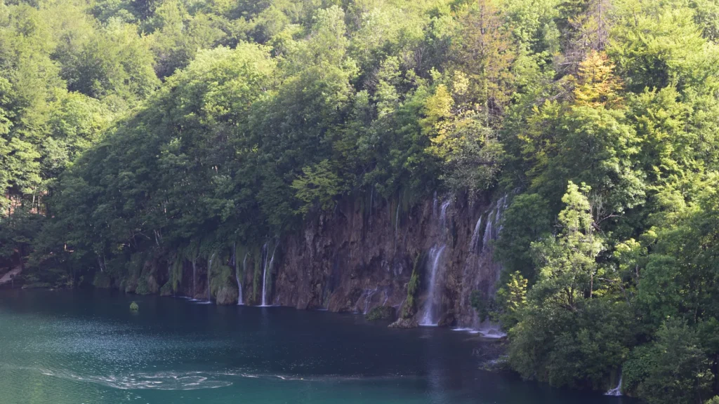 Paysage et point de repère pour Lacs de Plitvice en solo, parcours, accès et durée idéale