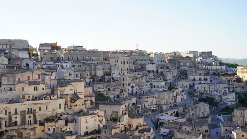 Paysage et point de repère pour Visiter Matera en solo, Sassi, belvédères et conseils pratiques