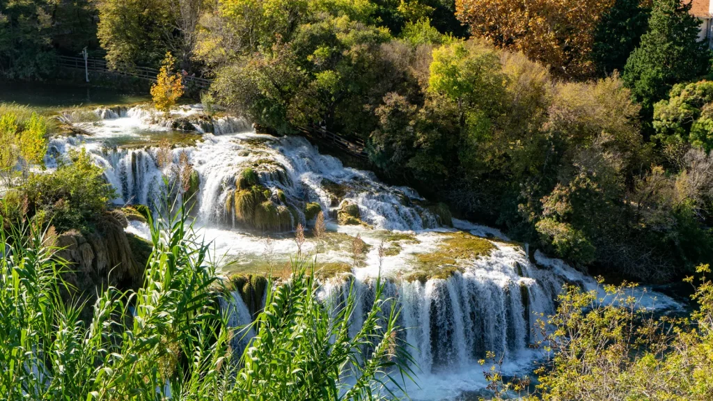 Paysage et point de repère pour Parc national de Krka en solo, accès, cascades et conseils pratiques