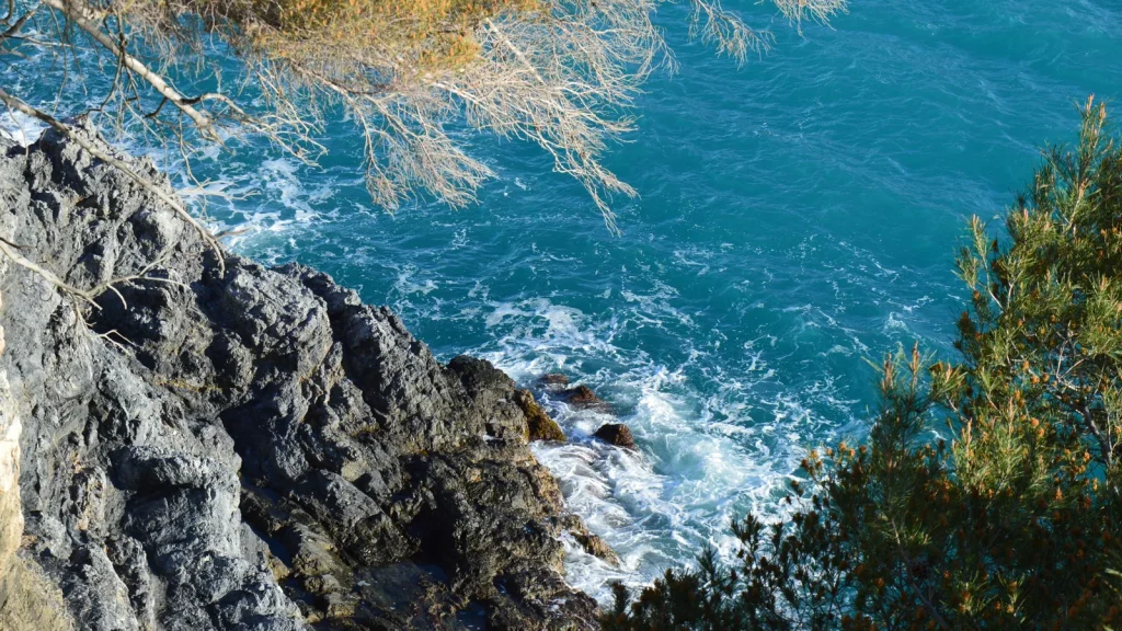 Paysage et point de repère pour Visiter Portovenere en solo, accès, balade et vues sur la mer