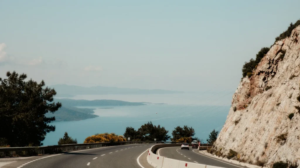 Paysage et point de repère pour Road trips en Europe, 12 idées faciles à adapter en solo