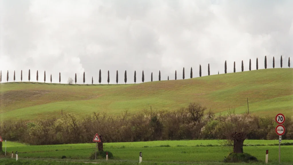 Paysage et point de repère pour Toscane en solo, itinéraire entre villes, villages et campagne